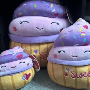 Kimmie the Cupcake Squishmallow Set
